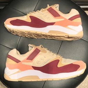 Saucony Grid 9000 Cream-Burgundy-Pink, Mens Size 9, Womens size 10.5